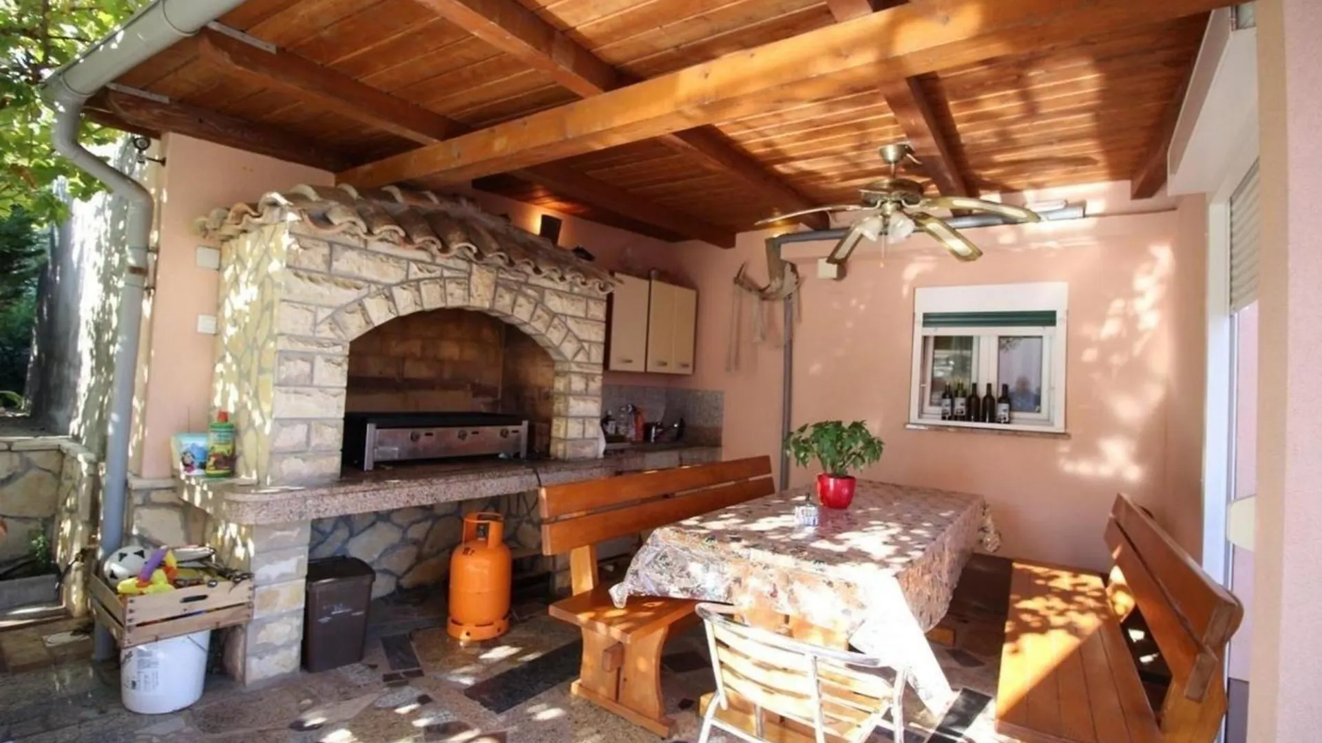 Διαμέρισμα Schoene Wohnung In Baska Mit Eigener Terrasse