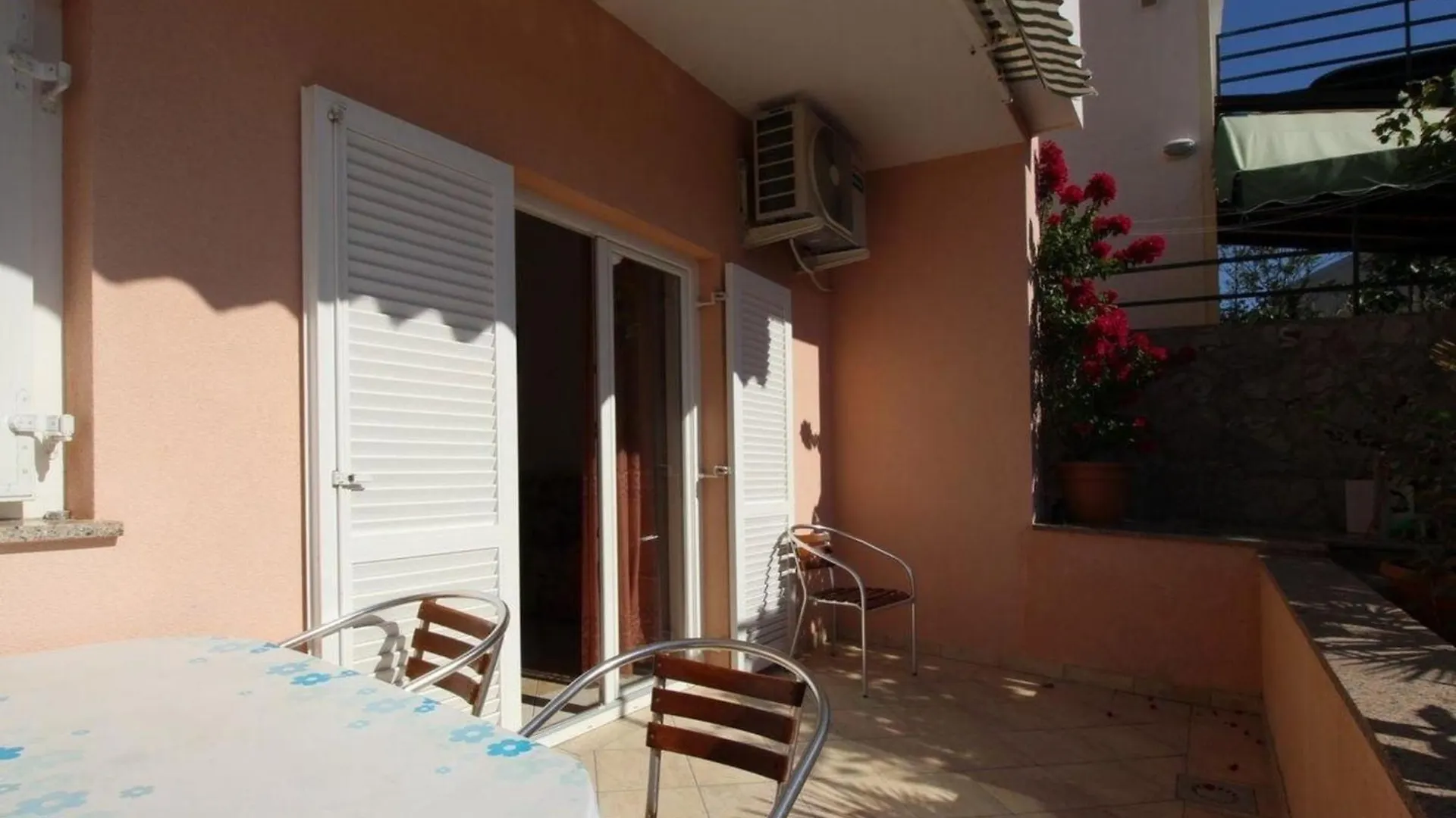 Schoene Wohnung In Baska Mit Eigener Terrasse Baška